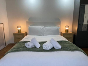 Maida Vale Notting Hill Little Venice 2Bd with Private Garden
